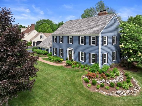 Photo of 9848 N Lamplighter Ln, Mequon, WI 53092 (MLS # 1924290)