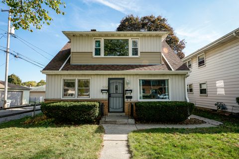 Photo of 5176 N 72nd St, Milwaukee, WI 53218 (MLS # 1941428)