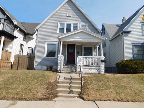Photo of 2828 N Richards St, Milwaukee, WI 53212 (MLS # 1918710)