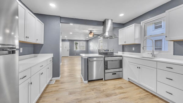 303 WISCONSIN AVE, SHEBOYGAN, WI 53081 - Image f5fc6ebf3bf99ed2ebd1e18fad07d8b9/3099387512