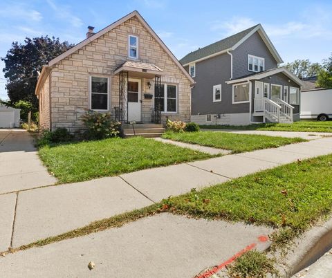 Photo of 2126 S 85th St, West Allis, WI 53227 (MLS # 1938164) Photo of 2126 S 85th St, West Allis, WI 53227 (MLS # 1938164)