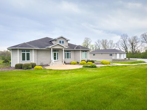 Photo of 11604 N Granville Rd, Mequon, WI 53097 (MLS # 1962144)