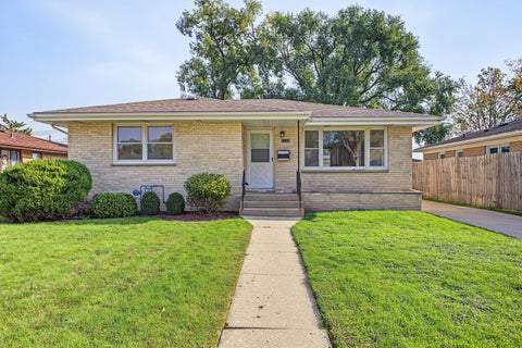 Photo of 1731 Monroe Ave, Racine, WI 53405 (MLS # 1986376)