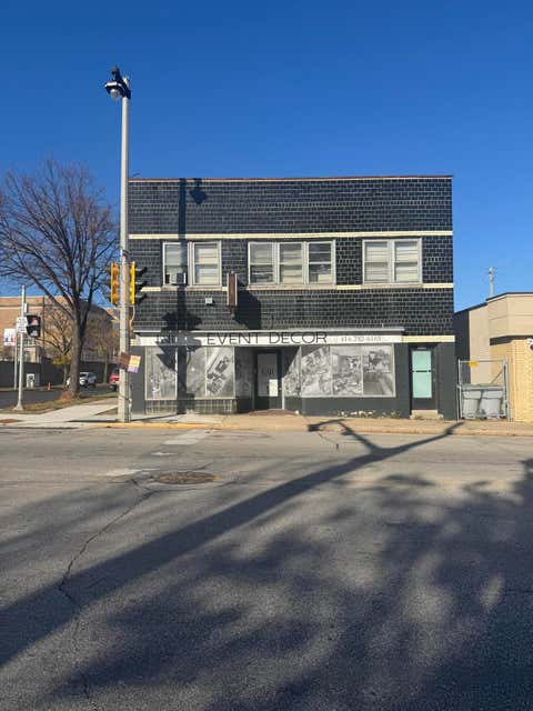 Photo of 5038 W North Ave, Milwaukee, WI 53208 (MLS # 1976069)