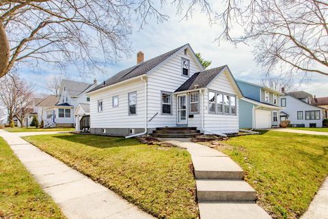 Photo of 98 Jackson St, Fort Atkinson, WI 53538 (MLS # 1956149)