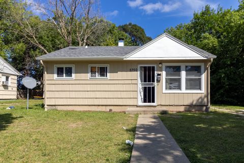 Photo of 5750 N 62nd St, Milwaukee, WI 53218 (MLS # 1948580)