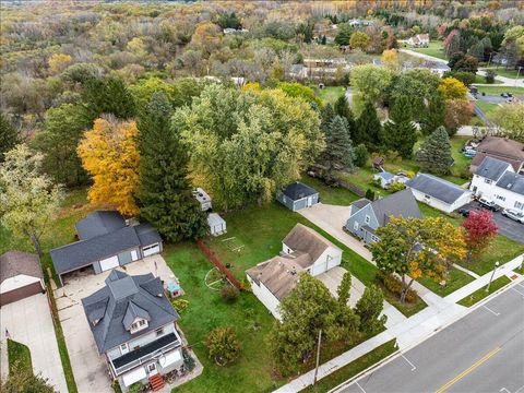 300 W Main St, Newburg, WI 53060 - #: 1940527