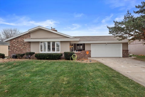 Photo of 1615 Hickory St, South Milwaukee, WI 53172 (MLS # 1921604)