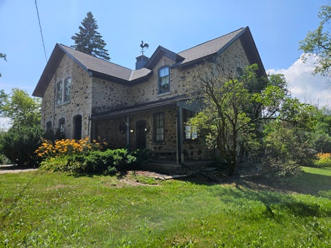 Photo of 1867 Port Washington Rd, Grafton, WI 53024 (MLS # 1978970)