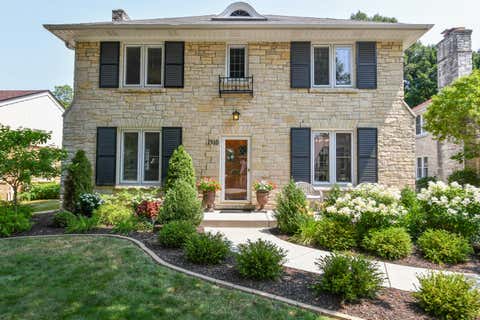 Photo of 2510 N Harding Blvd, Wauwatosa, WI 53226 (MLS # 1977634)