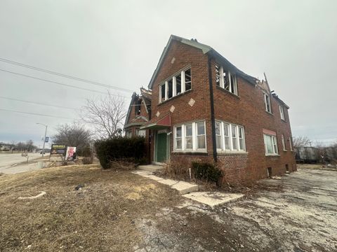 Photo of 4858 S 13th St, Milwaukee, WI 53221 (MLS # 1955175)