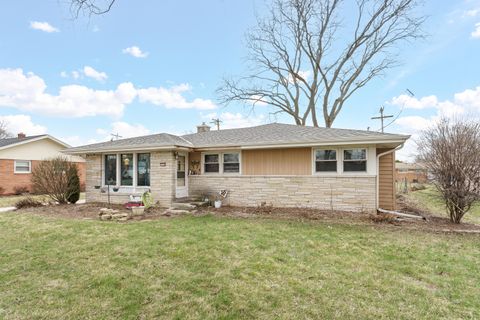 Photo of 11217 W Mallory Ave, Hales Corners, WI 53130 (MLS # 1955823)