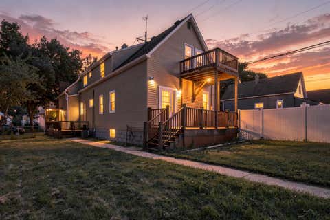 Photo of 3173 S 8th St, Milwaukee, WI 53215 (MLS # 1976898)