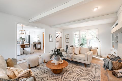 Photo of 10734 N Magnolia Dr, Mequon, WI 53092 (MLS # 1930432)