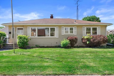 Photo of 1715 26th St, Kenosha, WI 53140 (MLS # 1962703)
