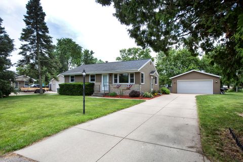 Photo of 8965 S 83rd St, Franklin, WI 53132 (MLS # 1923974)
