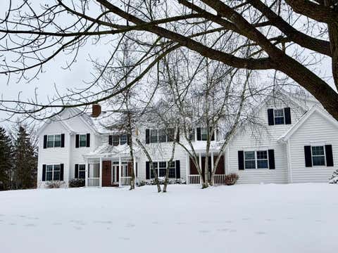 Photo of N29W5048 Landmark Dr, Cedarburg, WI 53012 (MLS # 1955713)