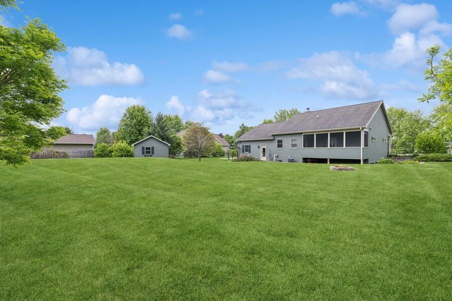 Genoa City, Wisconsin 53128, United States, 2 Bedrooms Bedrooms, ,3 BathroomsBathrooms,Residential,Active,141502