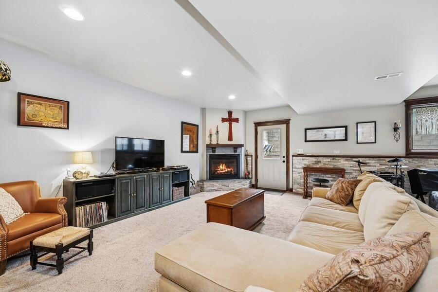 Genoa City, Wisconsin 53128, United States, 2 Bedrooms Bedrooms, ,3 BathroomsBathrooms,Residential,Active,141502