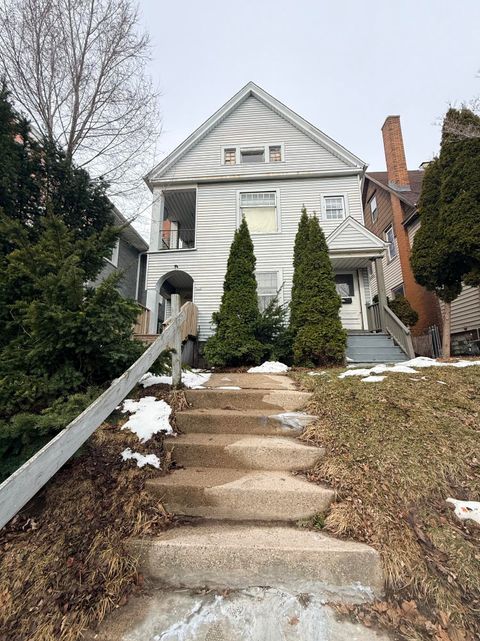 Photo of 807 S 29th St, Milwaukee, WI 53215 (MLS # 1954678)