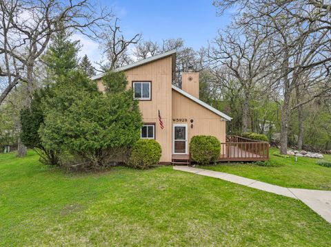 Photo of W5928 Mariner Hills Ct, La Grange, WI 53121 (MLS # 1961509)
