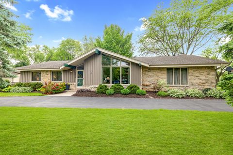 Photo of 3200 Applegate Ct, Brookfield, WI 53005 (MLS # 1921614)