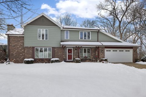 Photo of 433 Robins Run, Burlington, WI 53105 (MLS # 1948132)