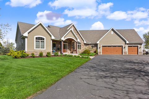 Photo of 4722 W Oakwood Rd, Franklin, WI 53132 (MLS # 1961164)