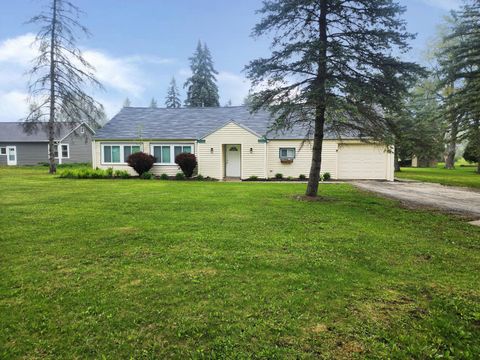 Photo of 14220 Ranch Rd, Brookfield, WI 53005 (MLS # 1923940)