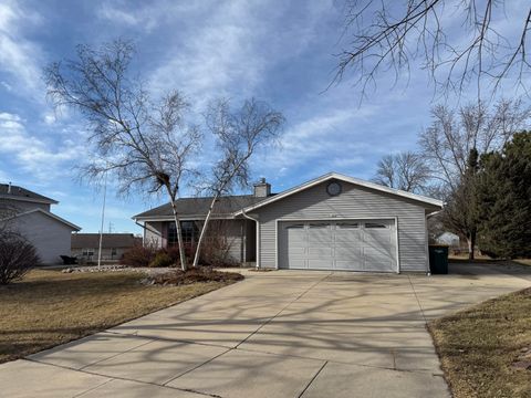 Photo of 10731 S McGraw Dr, Oak Creek, WI 53154 (MLS # 1905332)