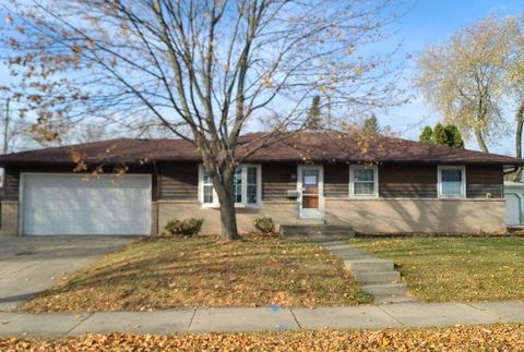 Photo of 6233 S Avalon St, Milwaukee, WI 53221 (MLS # 1944668)