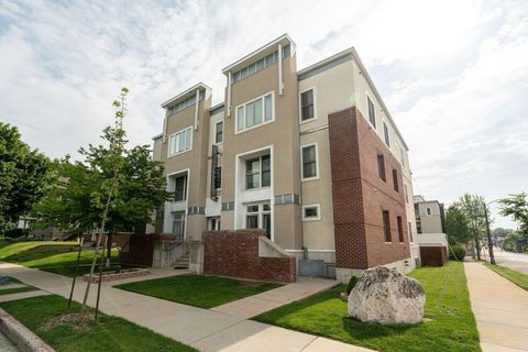 Photo of 2904 N Cambridge Ave, Milwaukee, WI 53211 (MLS # 1921512)