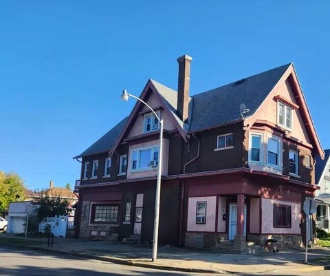Photo of 2100 S 28th St, Milwaukee, WI 53215 (MLS # 1974521)