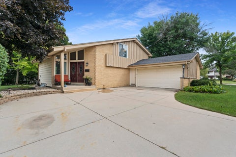 Photo of 6074 Thornapple Ln, Greendale, WI 53129 (MLS # 1978961)