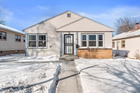 4561 N 74th St, Milwaukee, WI 53218 - #: 1907687