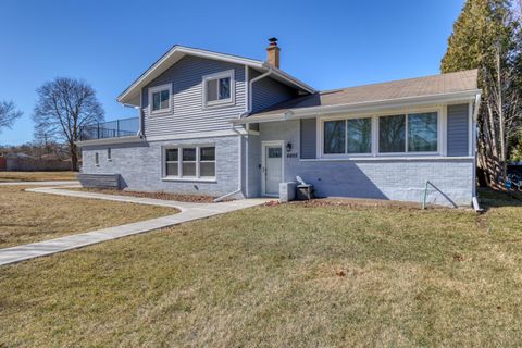Photo of 4605 N 107th St, Wauwatosa, WI 53225 (MLS # 1952528)