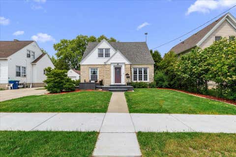 Photo of 132 E Douglas St, Port Washington, WI 53074 (MLS # 1969769)