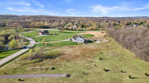 Photo of W310S3054 Katherine Ct, Genesee, WI 53189 (MLS # 1962832)