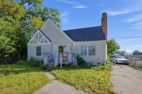 Photo of 8340 W Fond Du Lac Ave, Milwaukee, WI 53218 (MLS # 1984034)