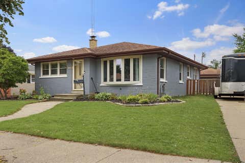 Photo of 2110 16th Ave, Kenosha, WI 53140 (MLS # 1974451)