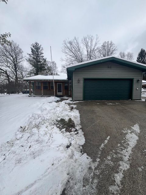 Photo of 9815 S 31st St, Franklin, WI 53132 (MLS # 1945002)