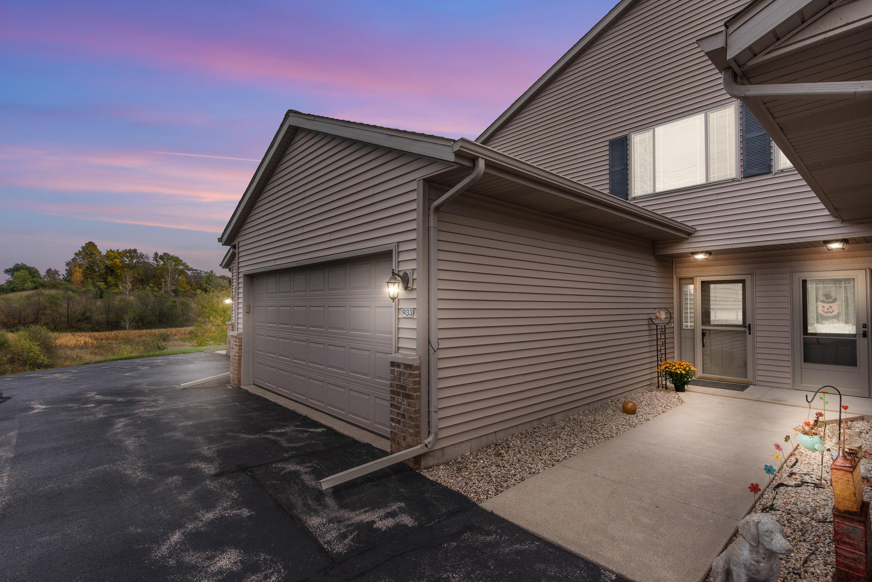 Newburg, Wisconsin 53095, United States, 2 Bedrooms Bedrooms, ,2 BathroomsBathrooms,Residential,Active,235858