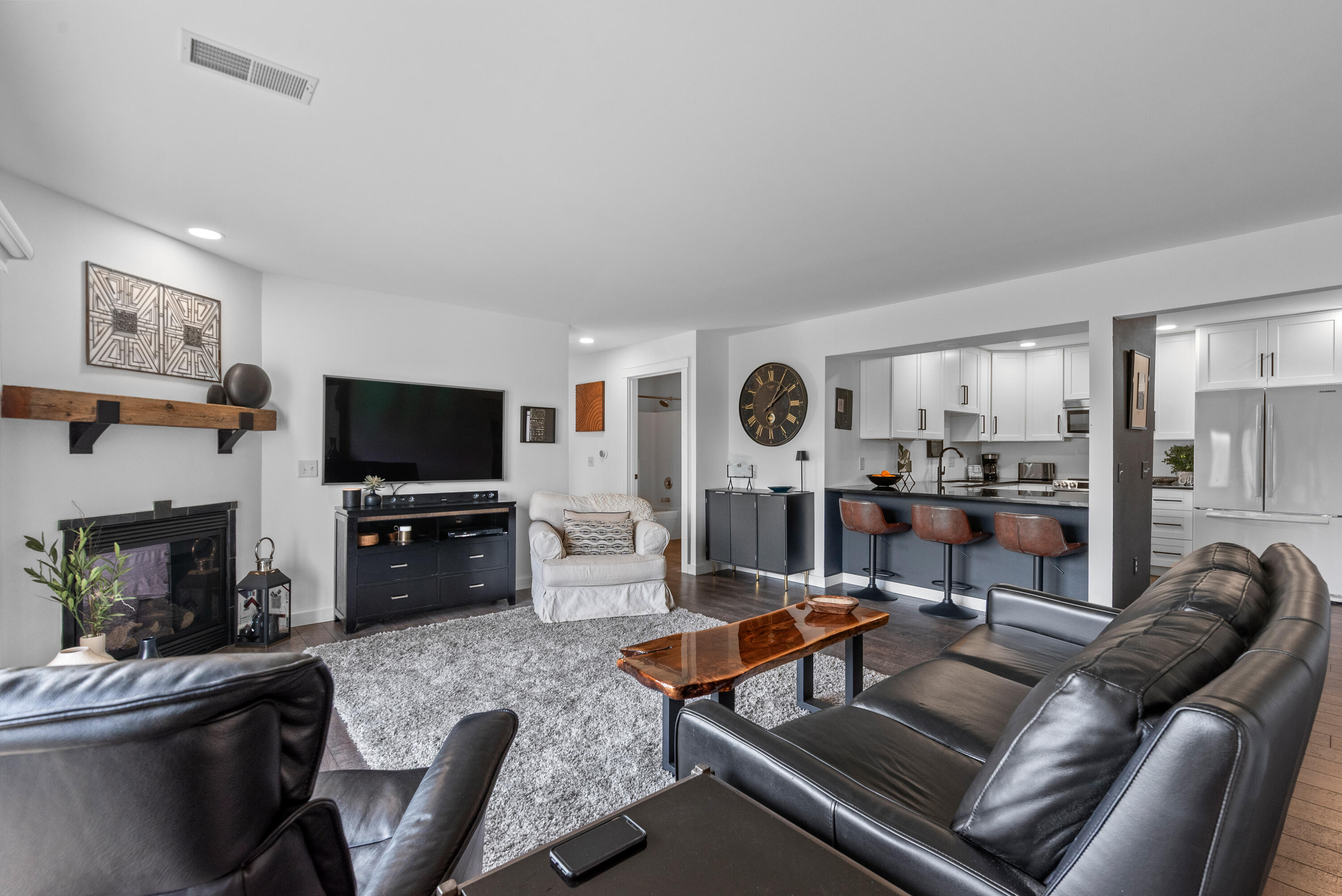 Newburg, Wisconsin 53095, United States, 2 Bedrooms Bedrooms, ,2 BathroomsBathrooms,Residential,Active,235858