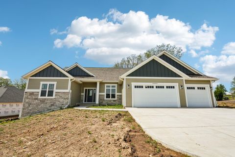 Photo of W254N5593 Crescent Hill Dr, Sussex, WI 53089 (MLS # 1963811)