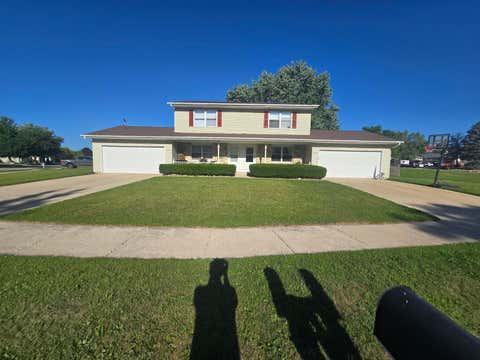 Photo of 1547 &1543 Briarwood Ln, Hartford, WI 53027 (MLS # 1972081)