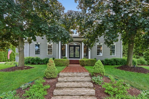 Photo of 1299 Creekside Ln, Grafton, WI 53024 (MLS # 1966989)