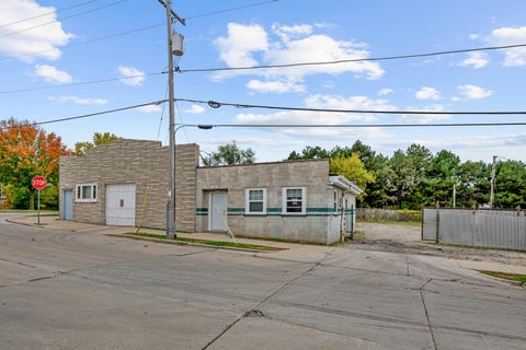 Photo of 1759 S 83rd St, West Allis, WI 53214 (MLS # 1985516)