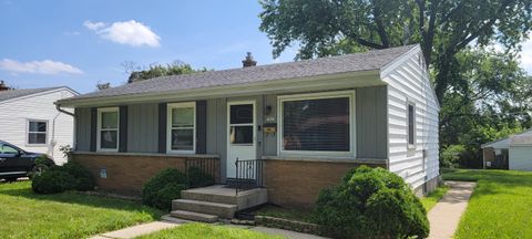 Photo of 4724 N 80th St, Milwaukee, WI 53218 (MLS # 1936257)
