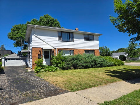 Photo of 3971 N 98th St, Milwaukee, WI 53222 (MLS # 1967194)