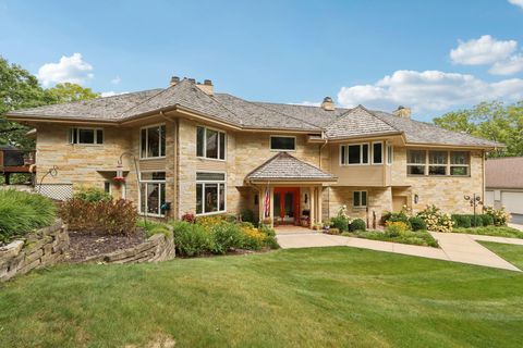 Photo of N1W31286 Hickory Hollow Ct, Delafield, WI 53018 (MLS # 1957705)